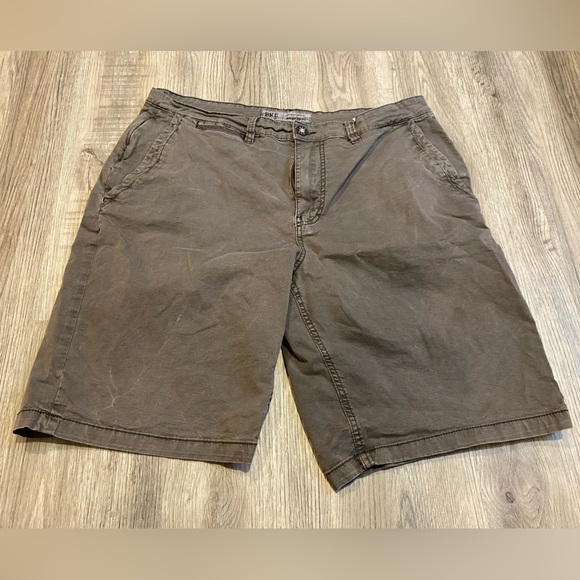 BKE Athletic Fit Raven Gray Flat FrontCotton Shorts Size 36 - Picture 2 of 7